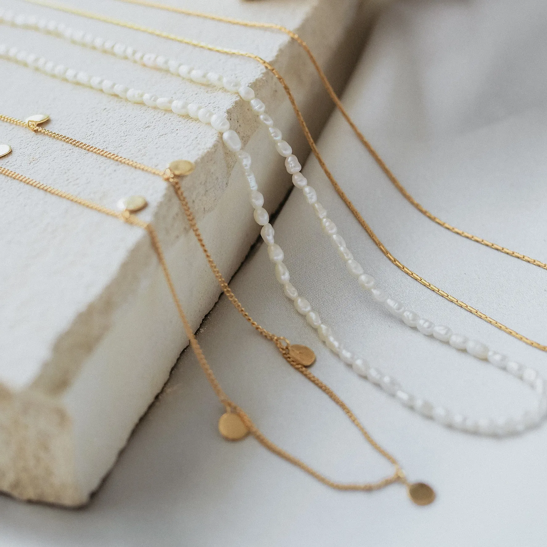 Timeless Mini Pearl Necklace - Gold